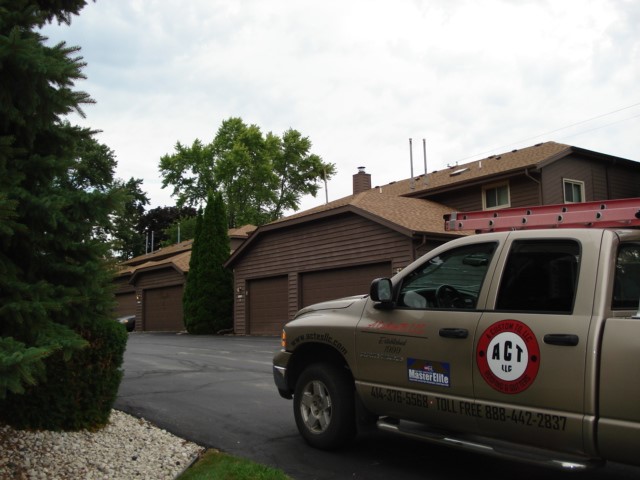 Hire a Roofer in Milwaukee | A Custom To, LLC in West Allis, WI